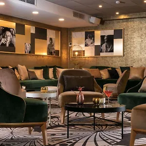 Отель Niepce Paris, Curio Collection By Hilton