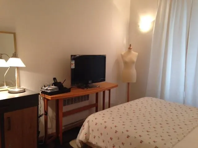 District Republique Otel Paris